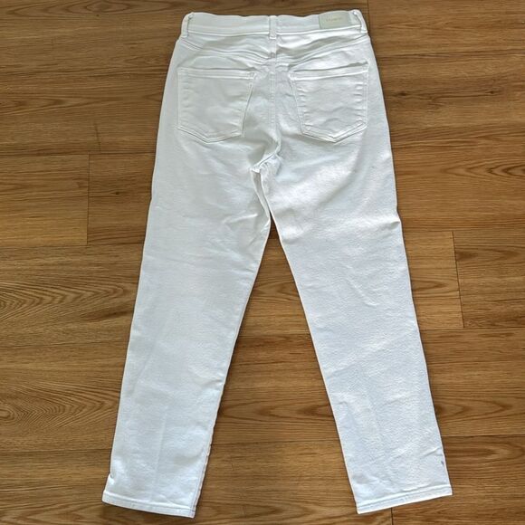 Express Womens High Rise Mom Jeans 2 White Cropped Straight Leg Button Fly - Picture 8 of 8